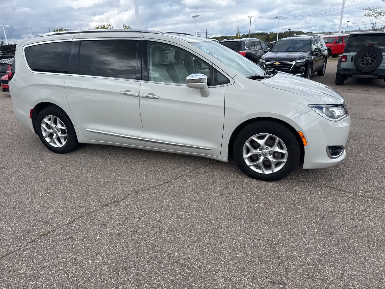 Thumbnail: 2020 Chrysler Pacifica - 11