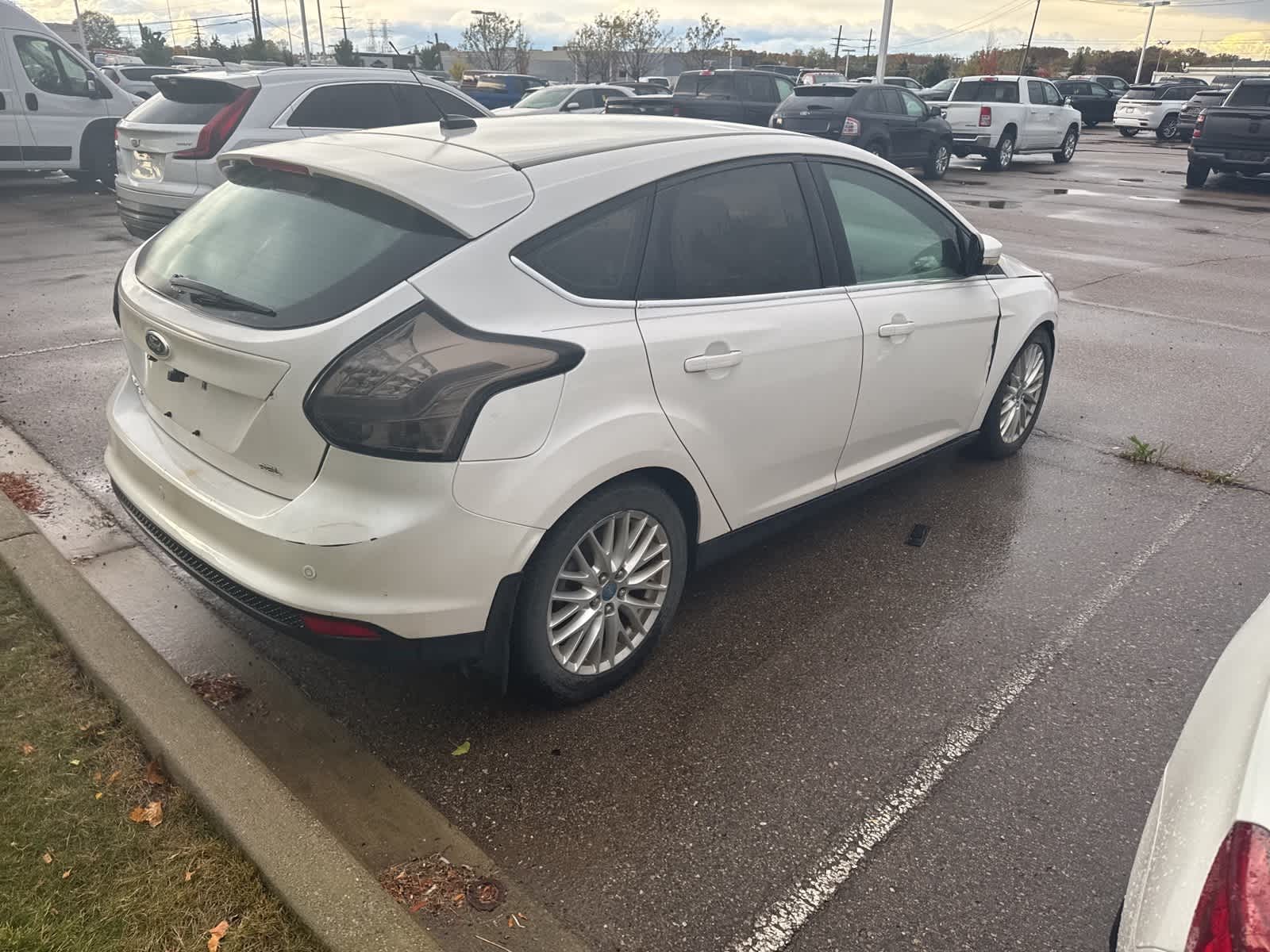 Thumbnail: 2012 Ford Focus - 23