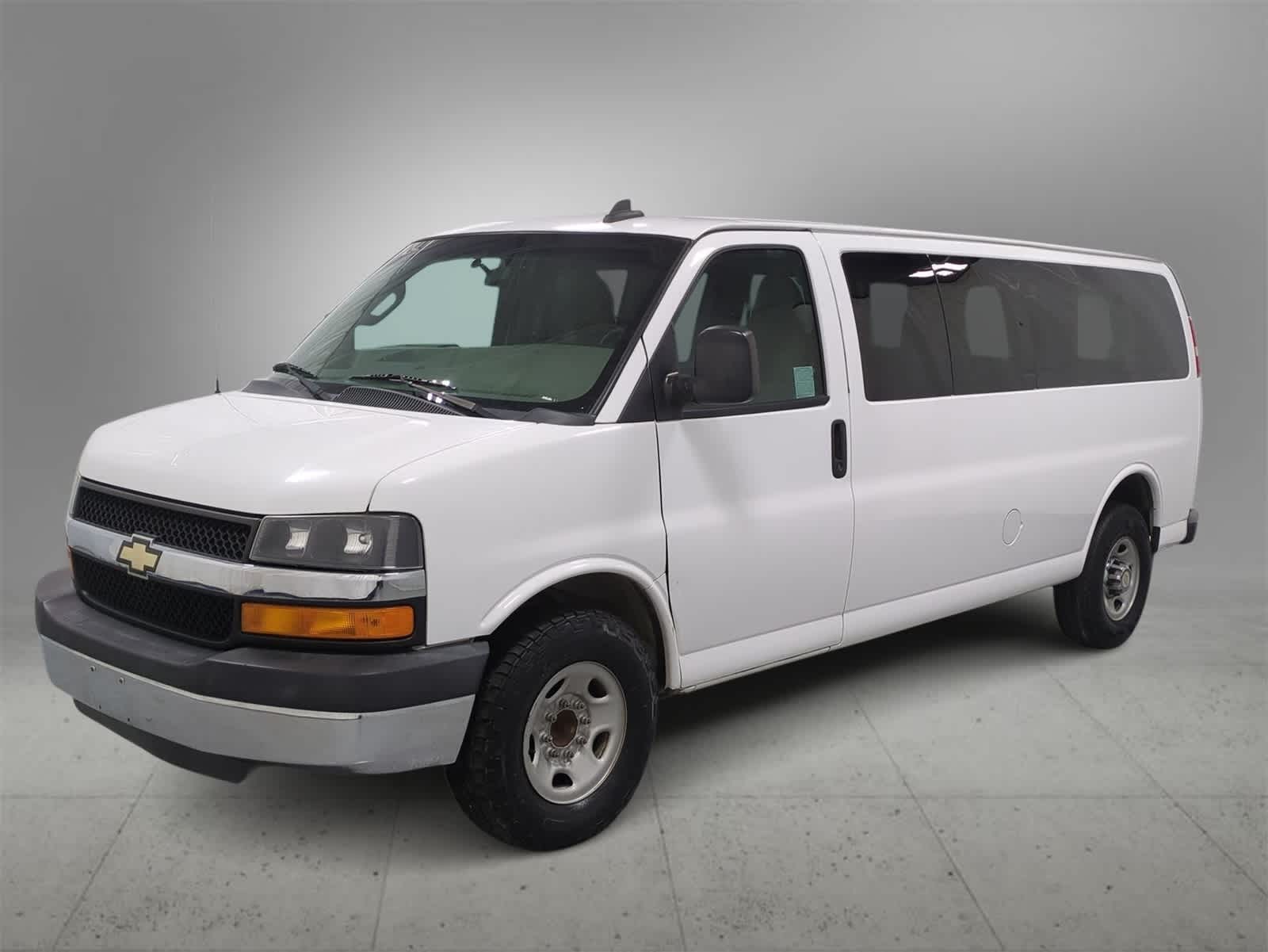 2016 Chevrolet Express LT Van photo 4