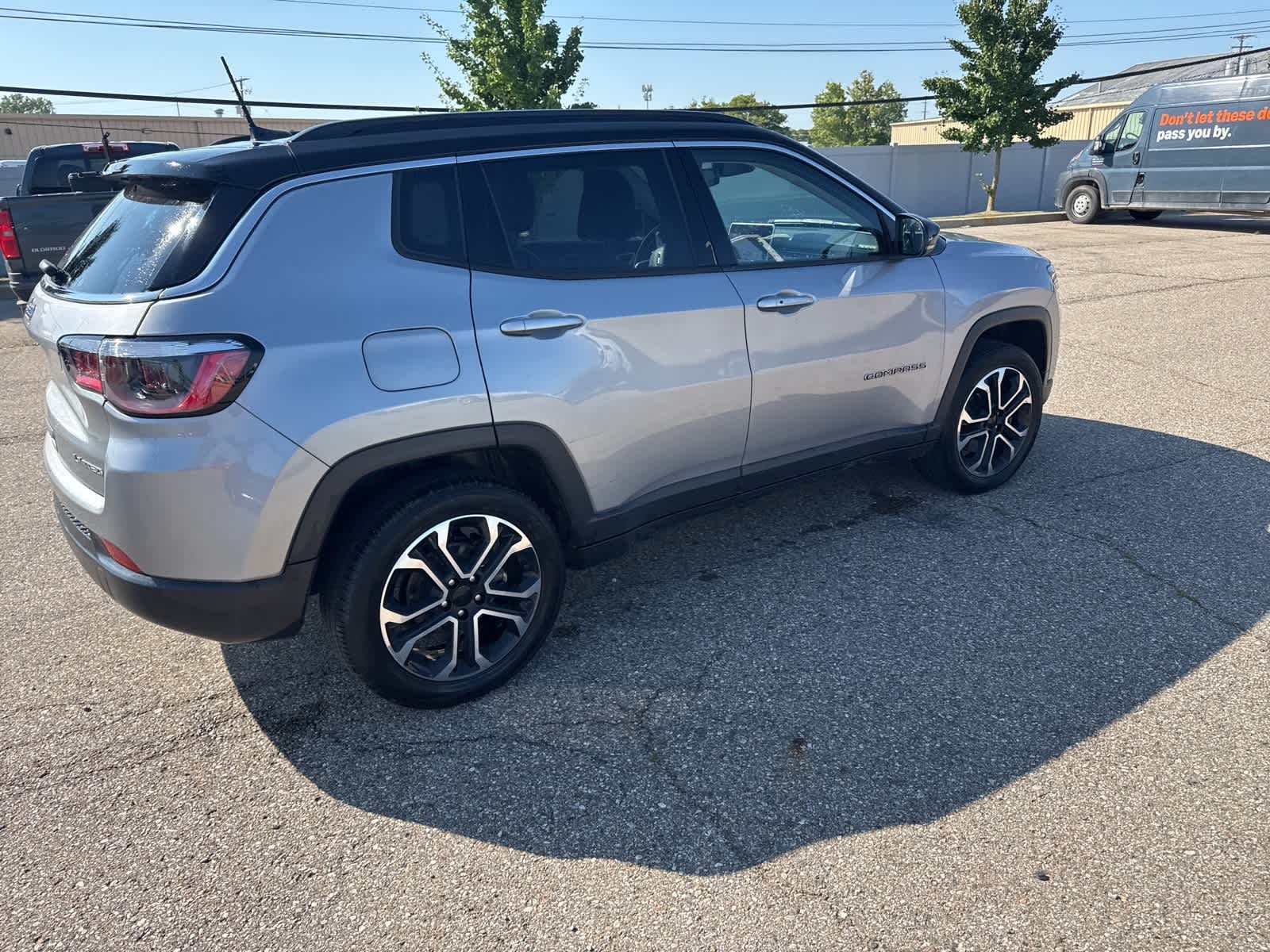 Thumbnail: 2022 Jeep Compass - 15