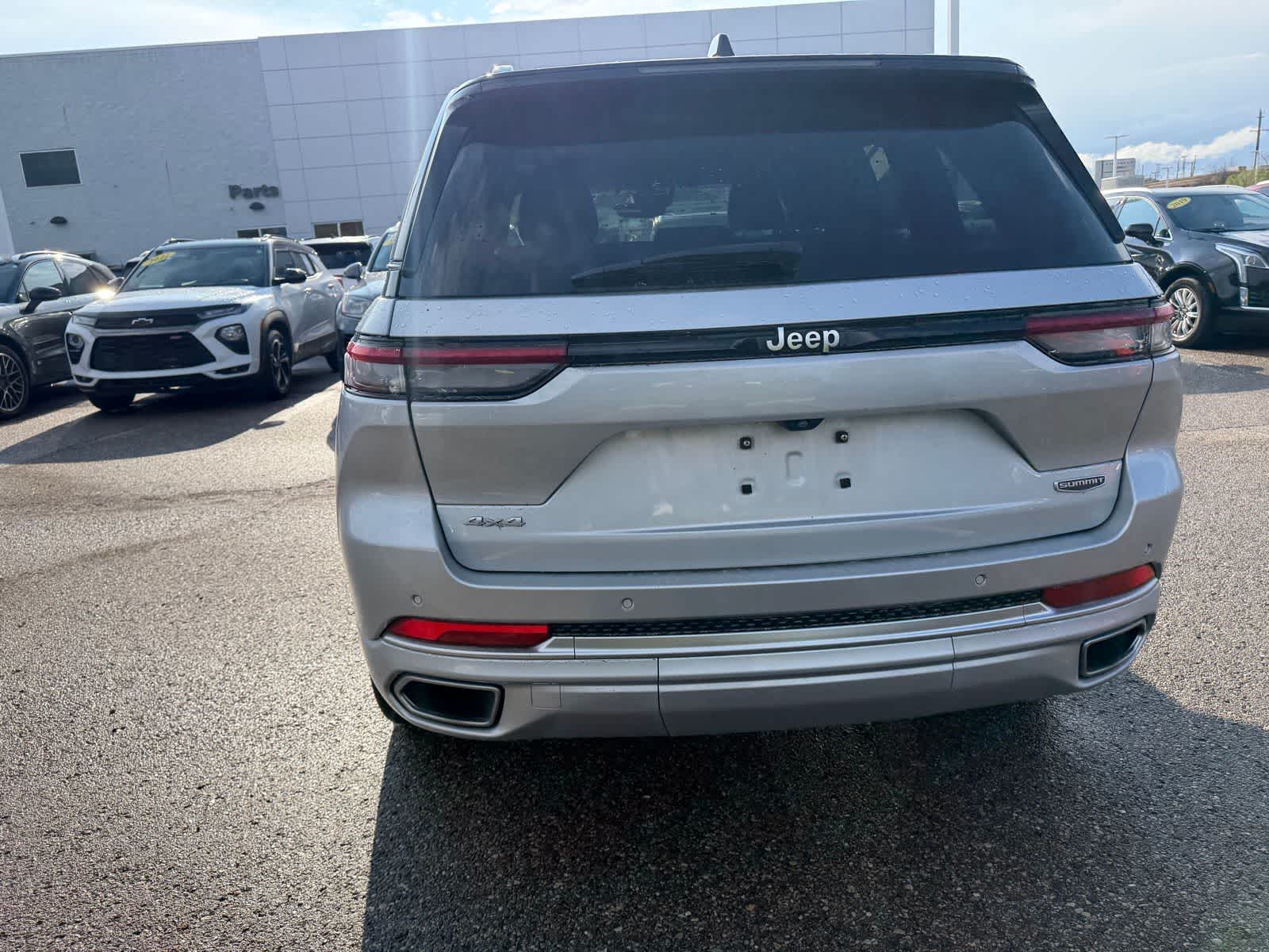 Thumbnail: 2022 Jeep Grand Cherokee - 21