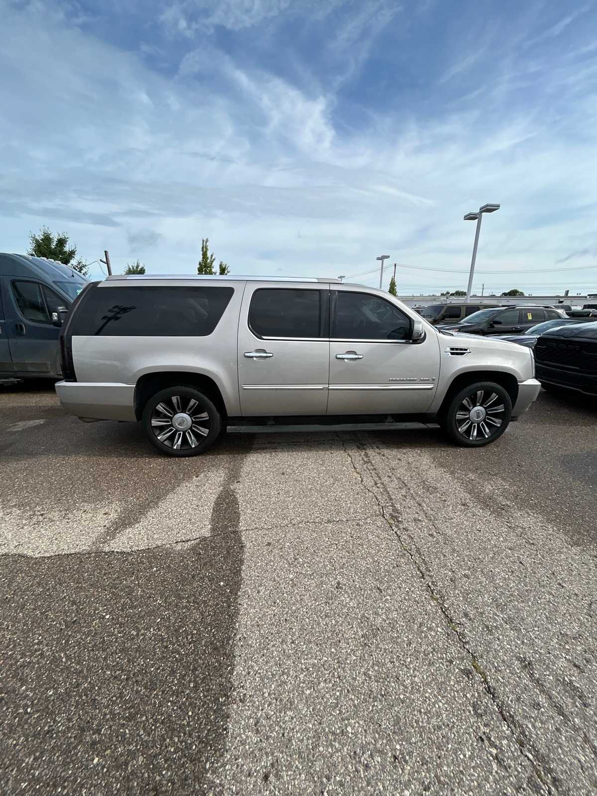 Thumbnail: 2008 Cadillac Escalade - 10