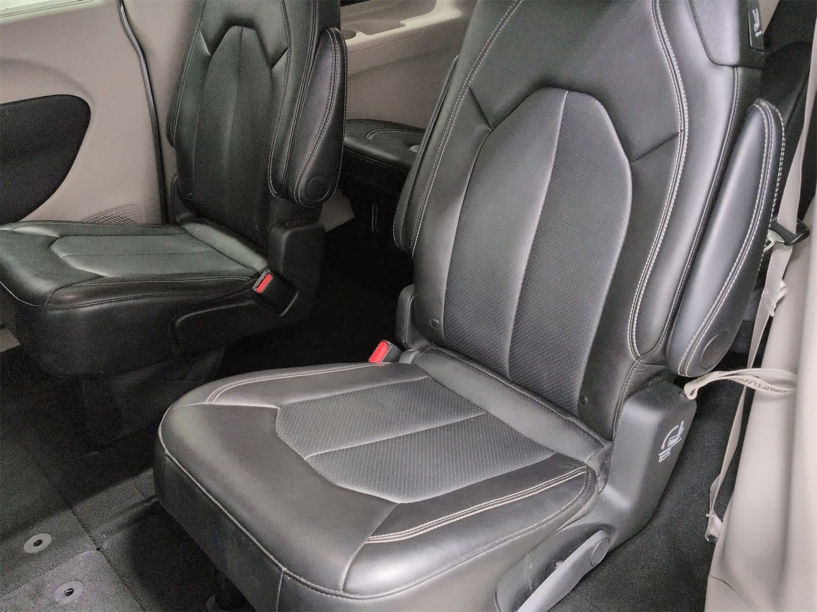 Thumbnail: 2024 Chrysler Pacifica - 20