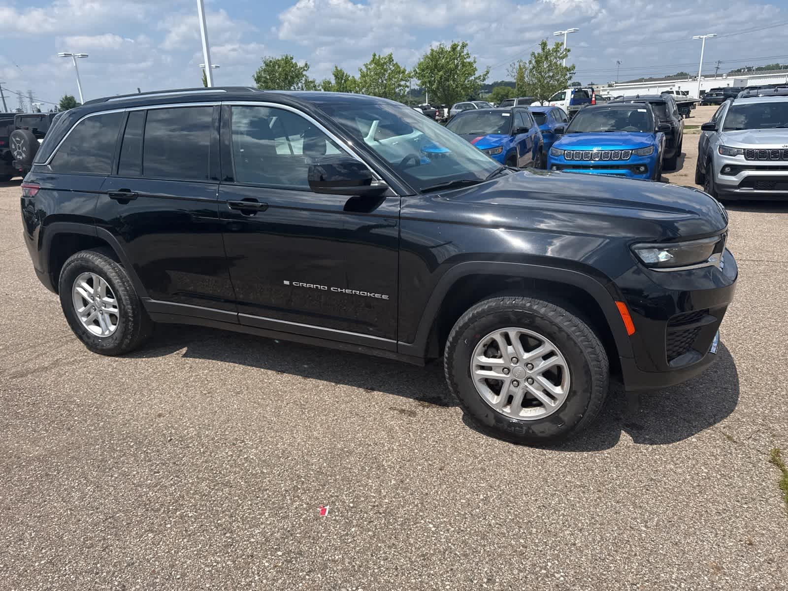Thumbnail: 2023 Jeep Grand Cherokee - 9