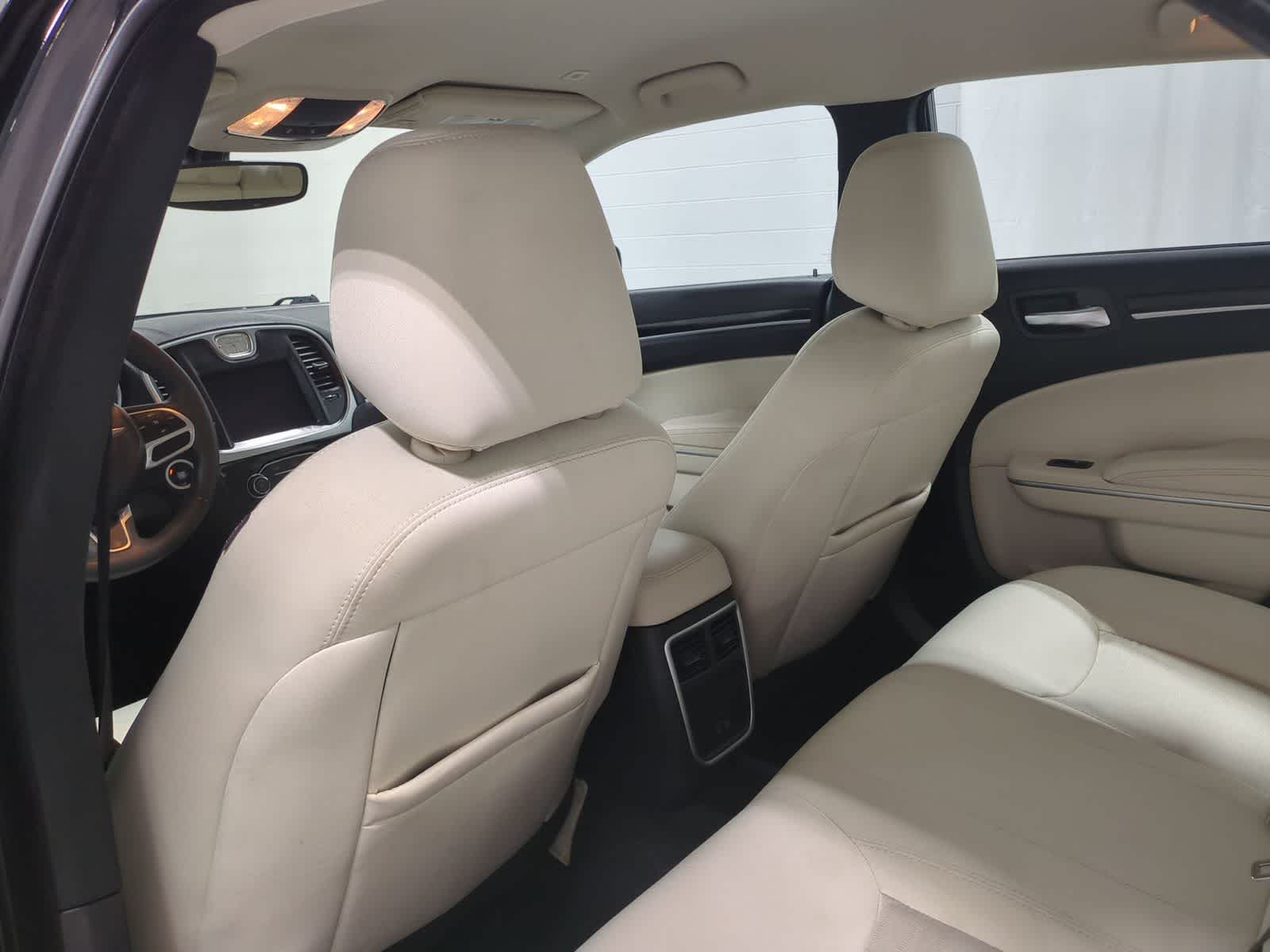 Thumbnail: 2023 Chrysler 300 - 19