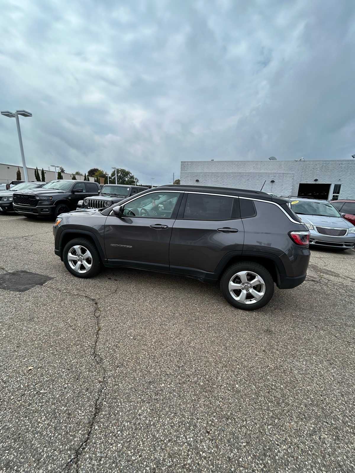 Thumbnail: 2019 Jeep Compass - 24