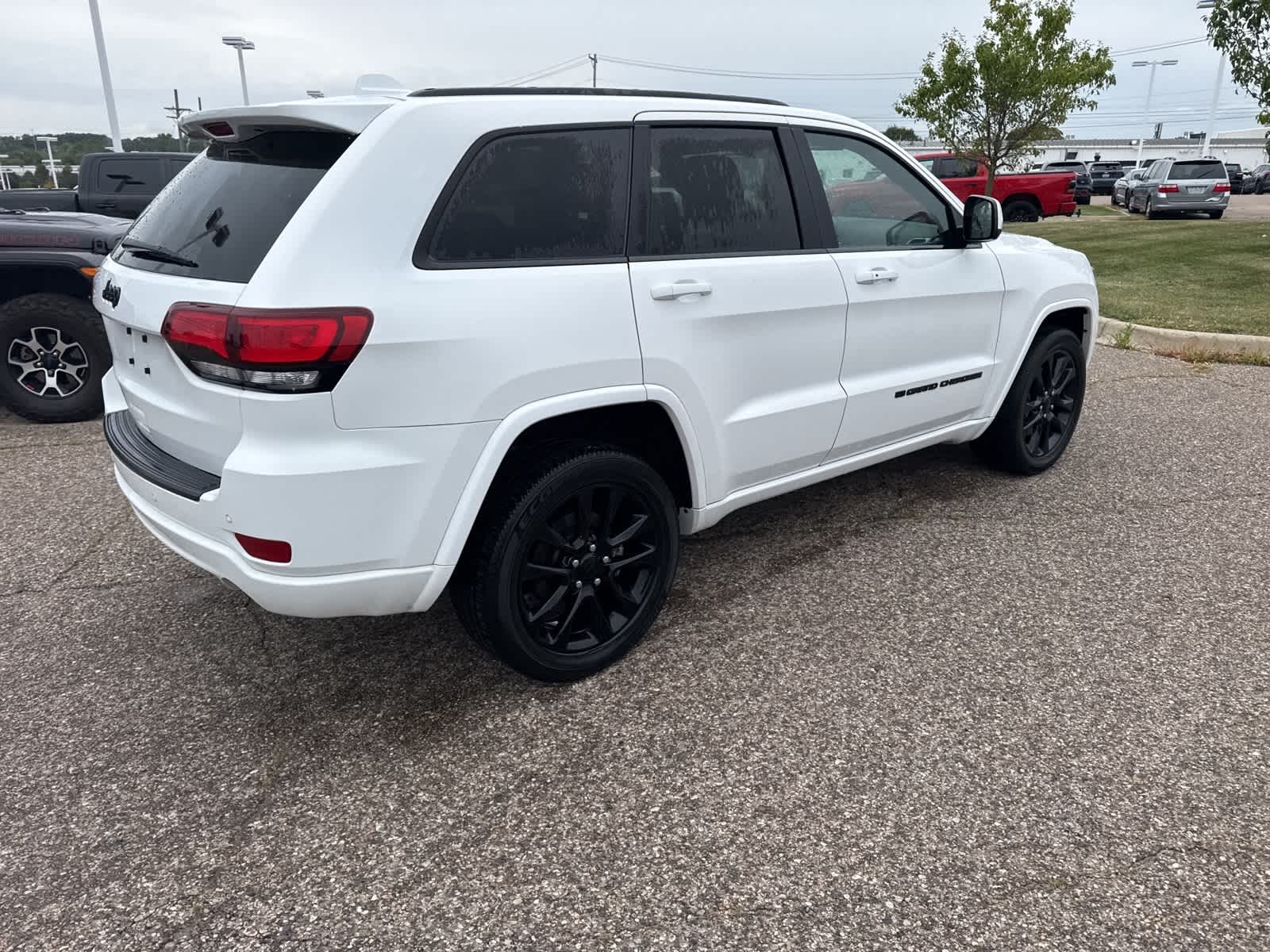Thumbnail: 2022 Jeep Grand Cherokee - 15