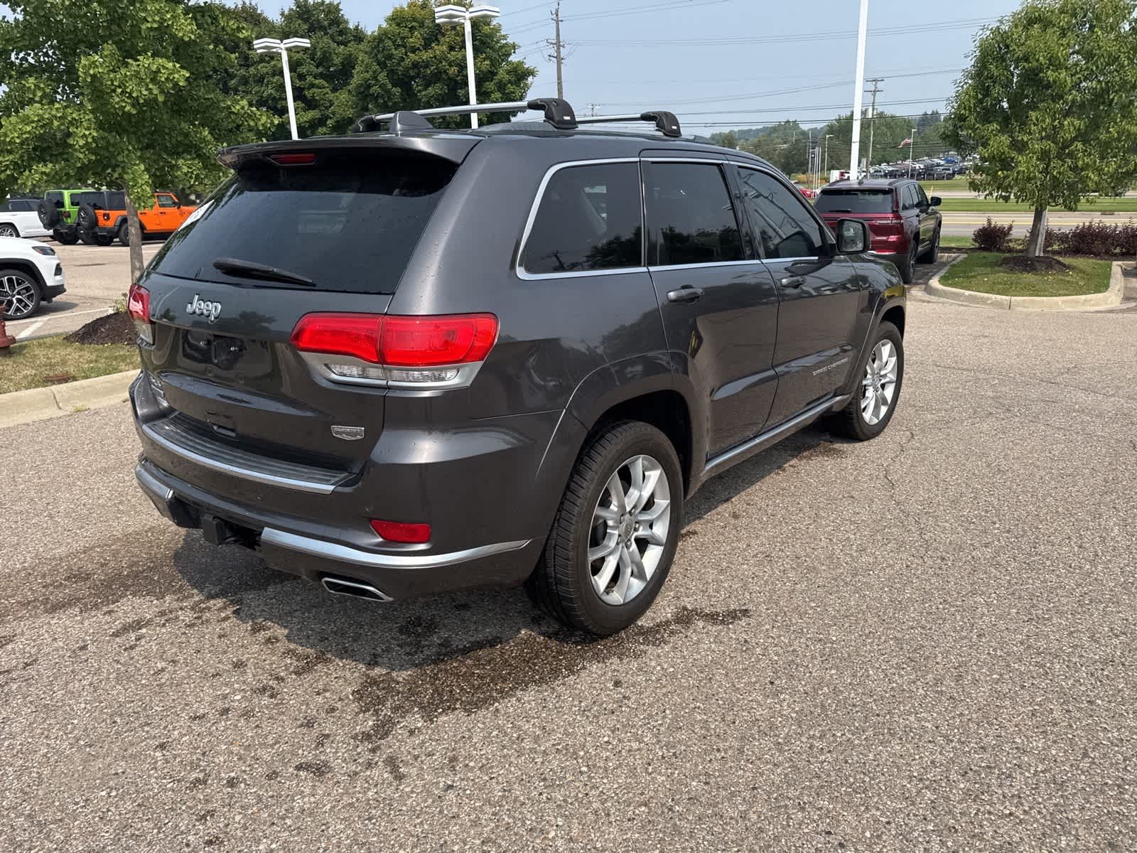 Thumbnail: 2015 Jeep Grand Cherokee - 19
