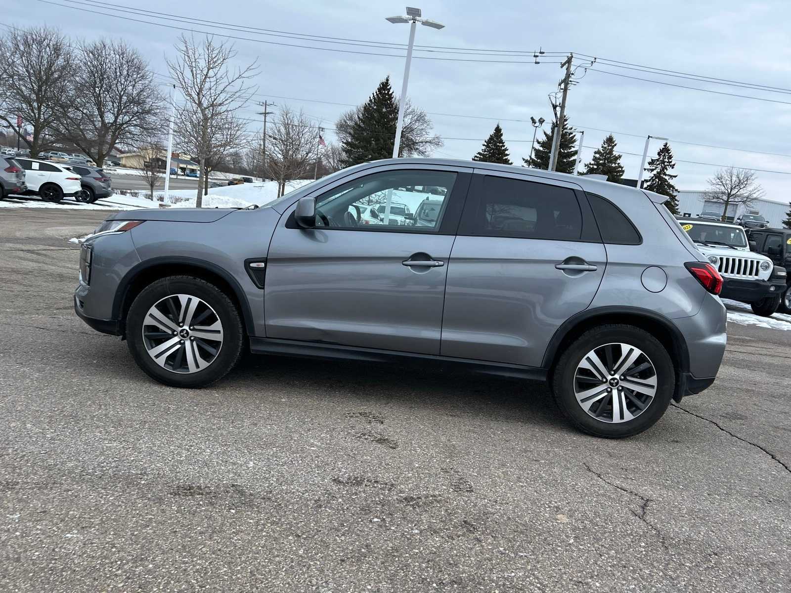 Thumbnail: 2023 Mitsubishi Outlander Sport - 25