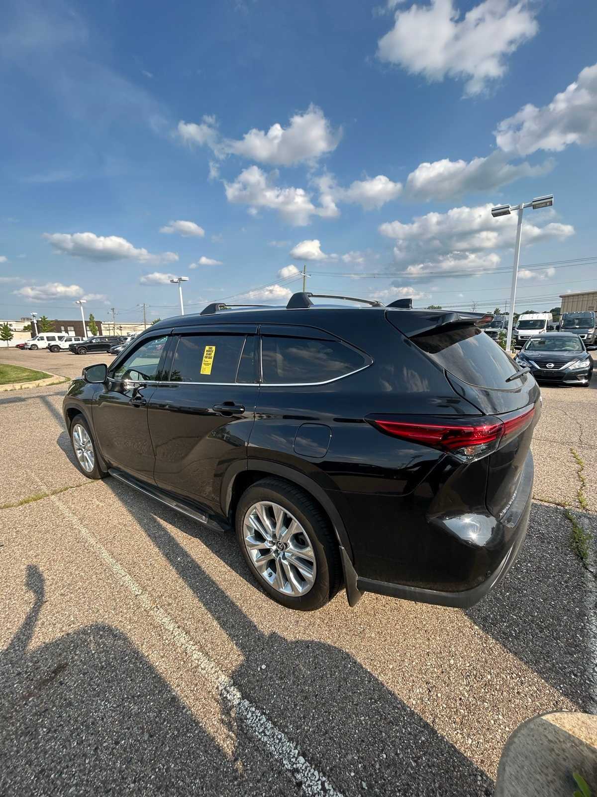 Thumbnail: 2023 Toyota Highlander - 26