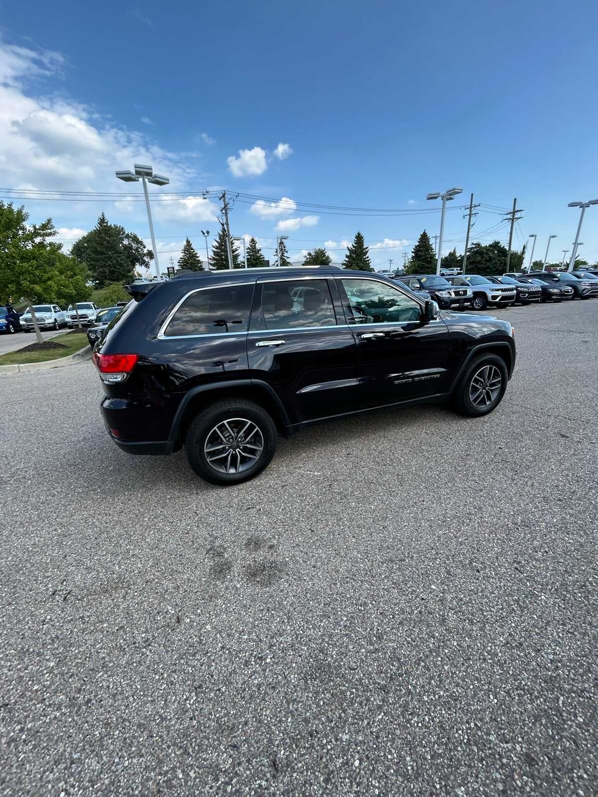 Thumbnail: 2019 Jeep Grand Cherokee - 13