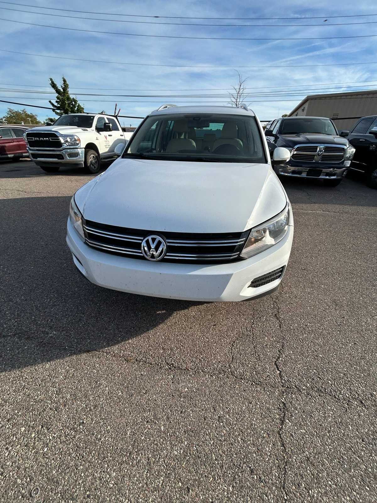 Thumbnail: 2017 Volkswagen Tiguan - 3