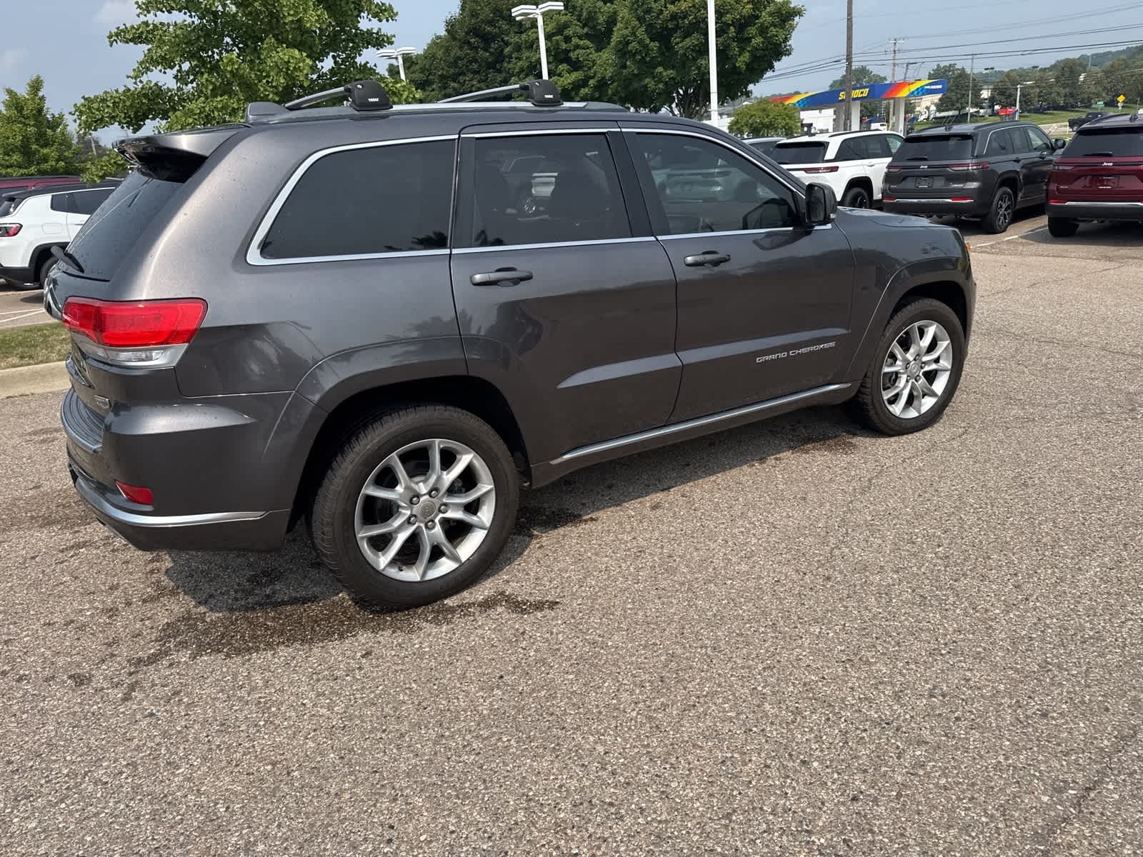 Thumbnail: 2015 Jeep Grand Cherokee - 17