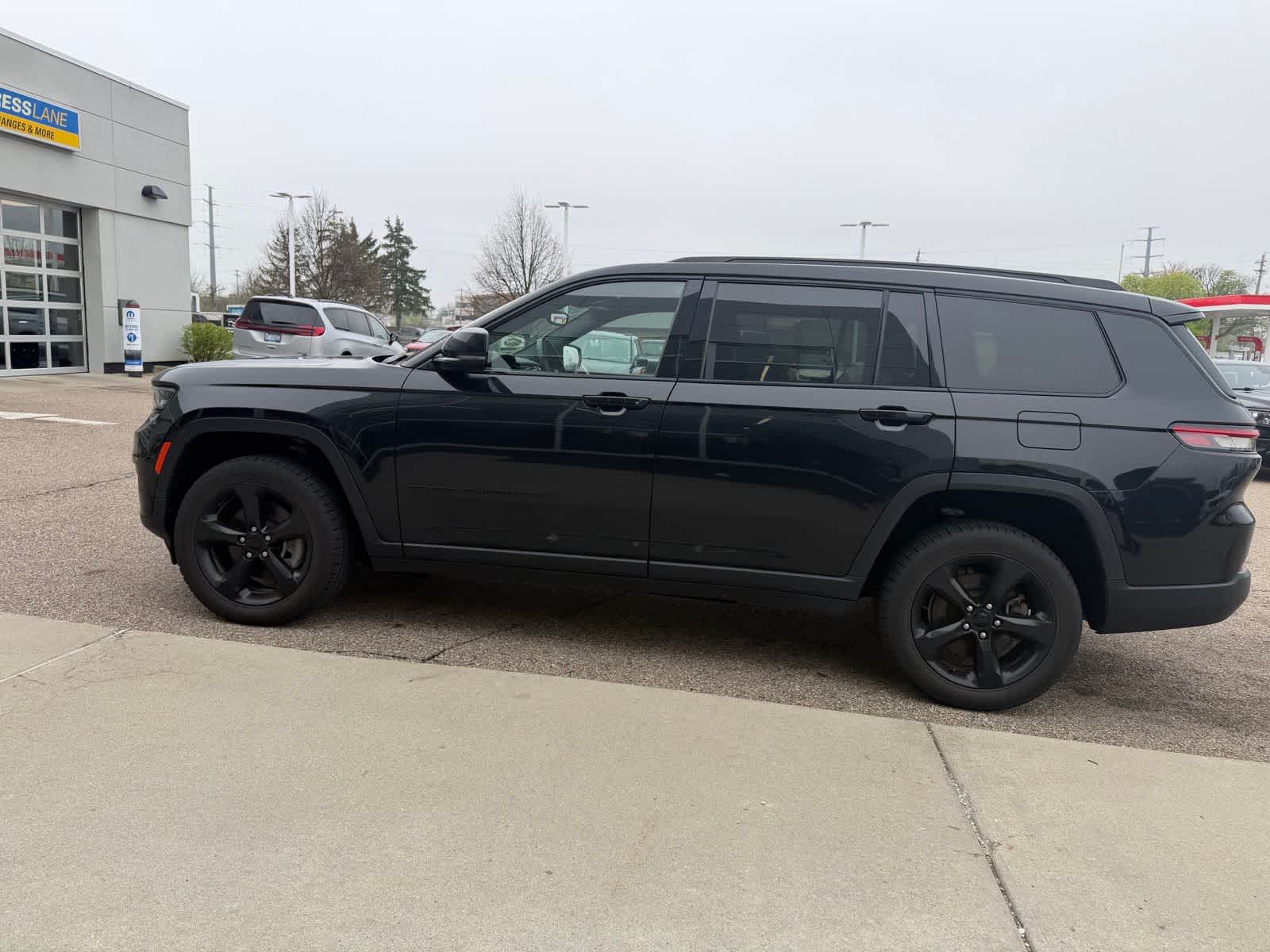 Thumbnail: 2022 Jeep Grand Cherokee L - 29