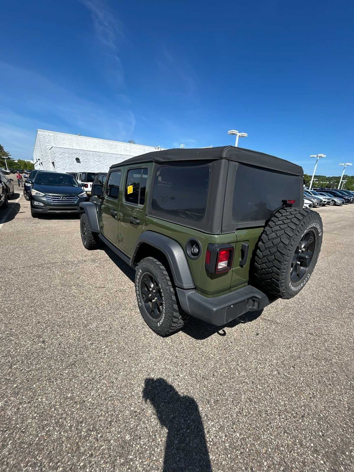 Thumbnail: 2021 Jeep Wrangler - 24