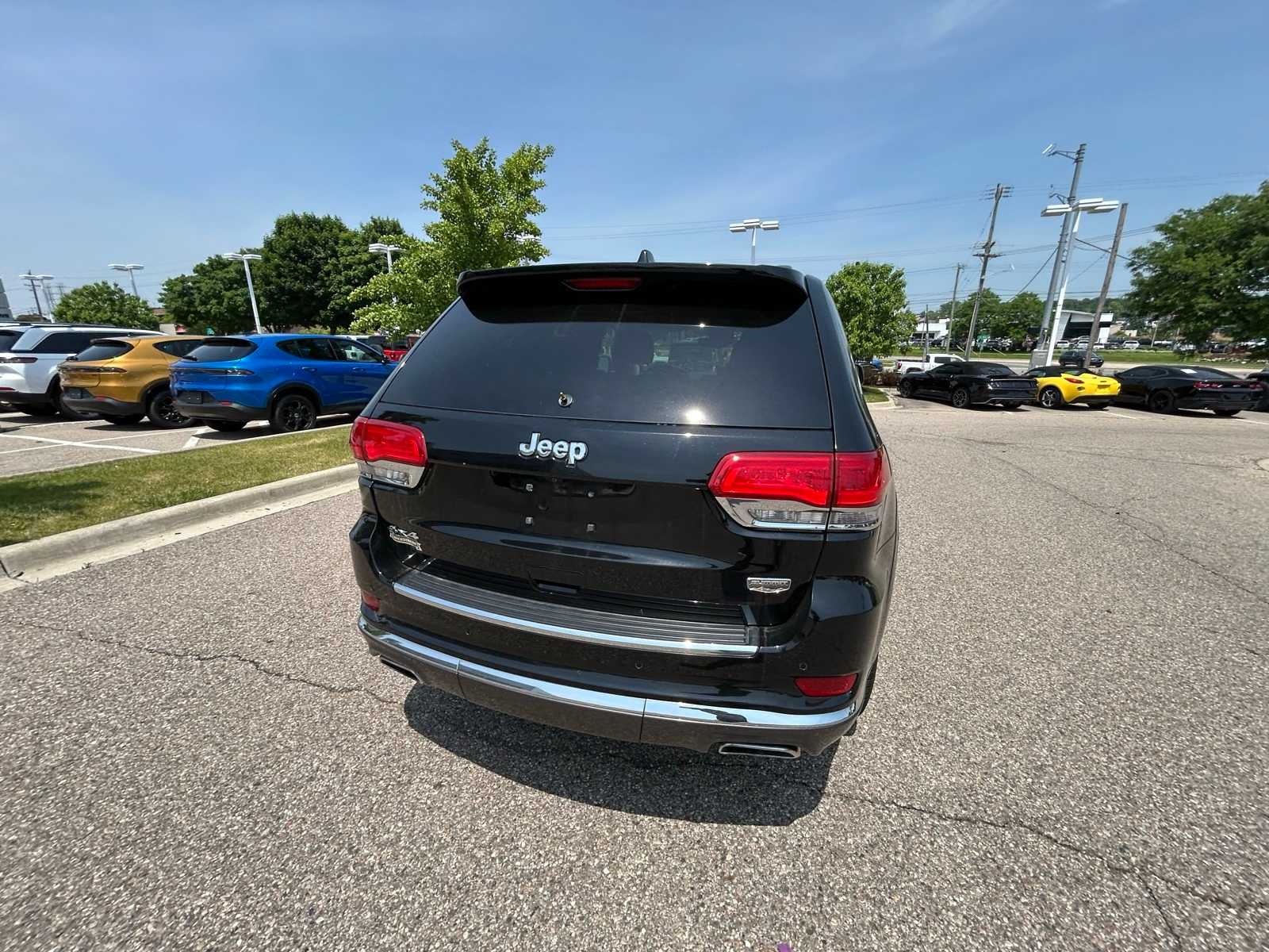 Thumbnail: 2017 Jeep Grand Cherokee - 20