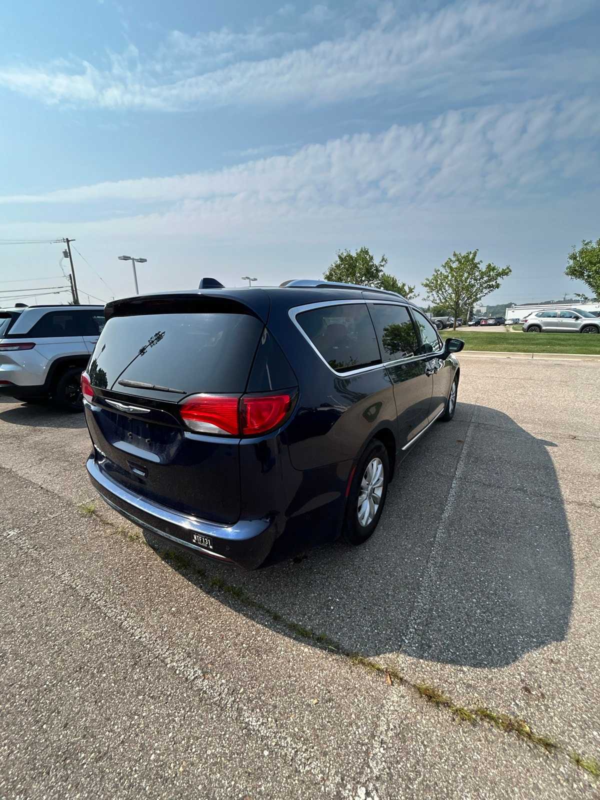 Thumbnail: 2018 Chrysler Pacifica - 21