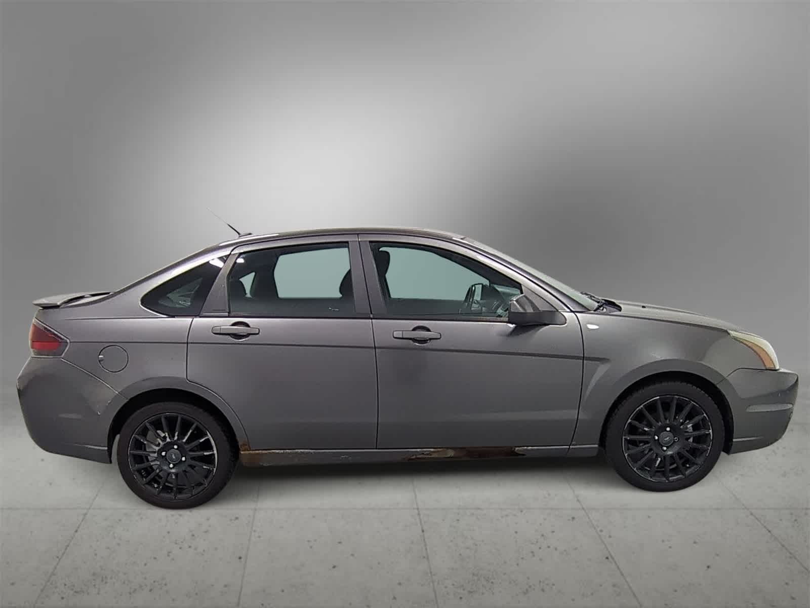 Thumbnail: 2010 Ford Focus - 9