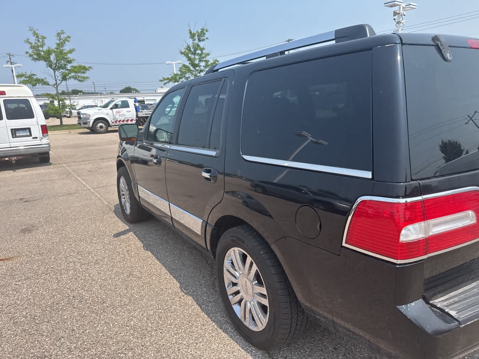 Thumbnail: 2008 Lincoln Navigator - 22