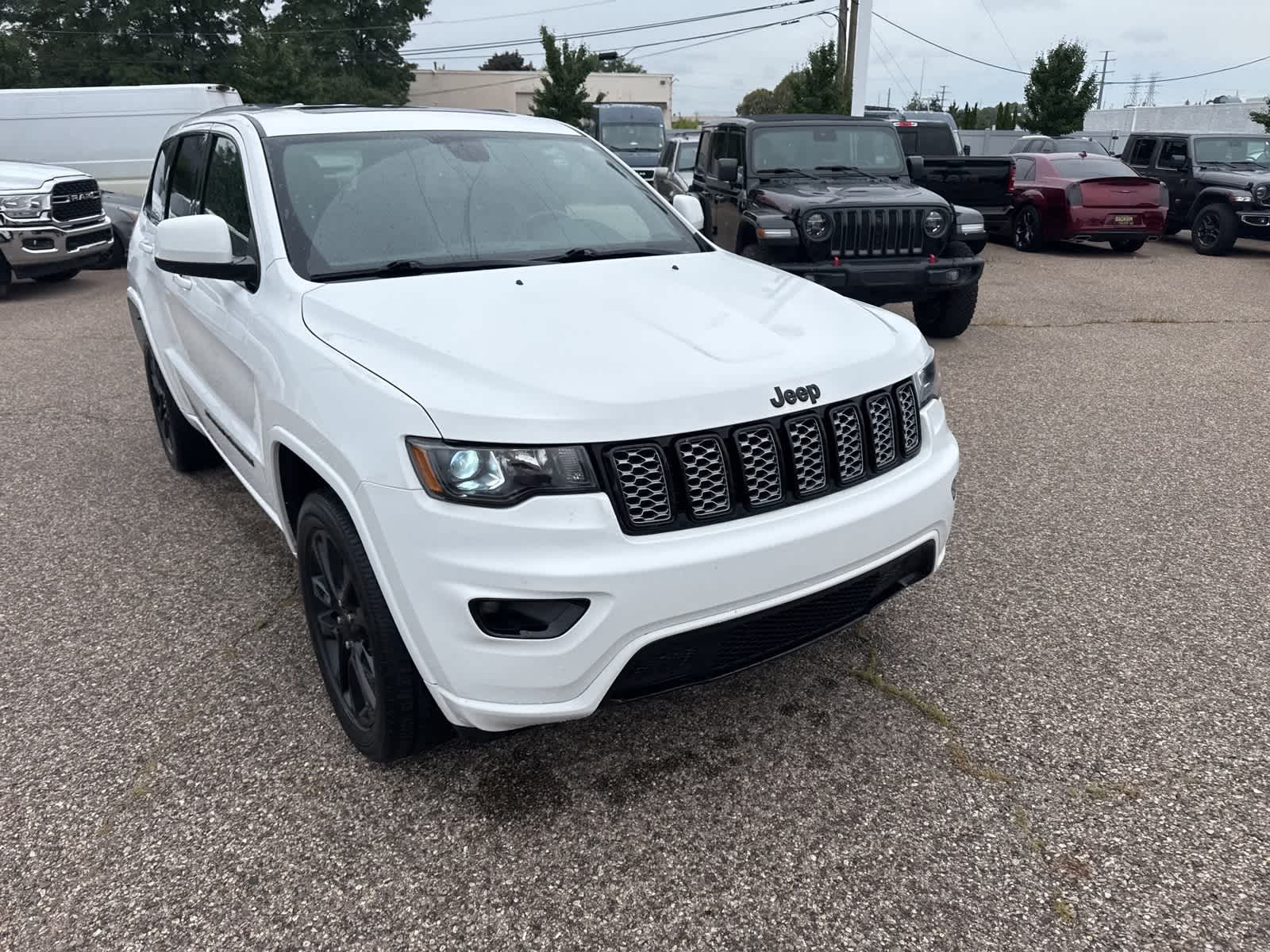 Thumbnail: 2022 Jeep Grand Cherokee - 7