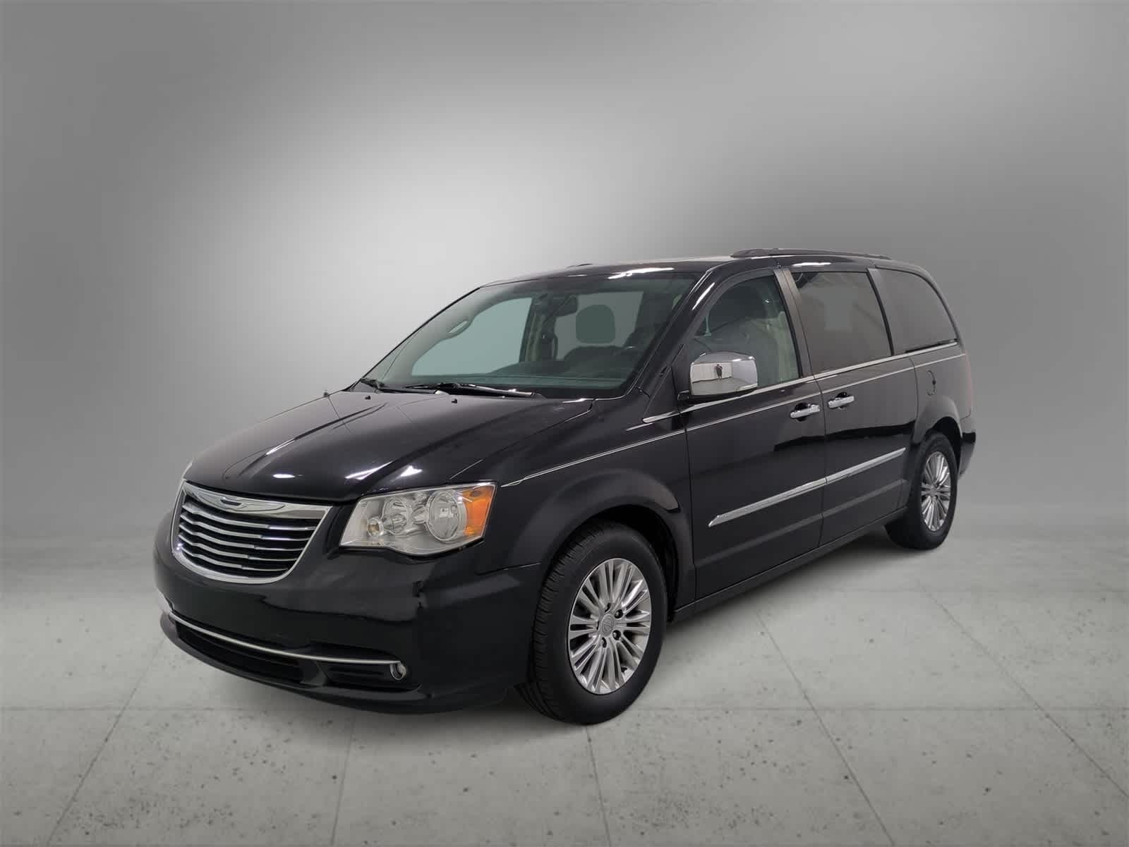 2016 Chrysler Town & Country Touring -
                  Farmington Hills, MI