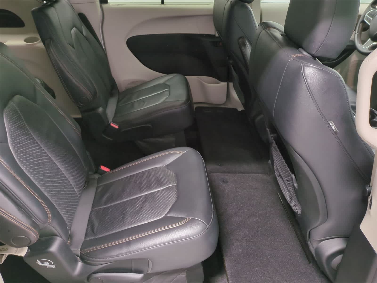 Thumbnail: 2018 Chrysler Pacifica - 21