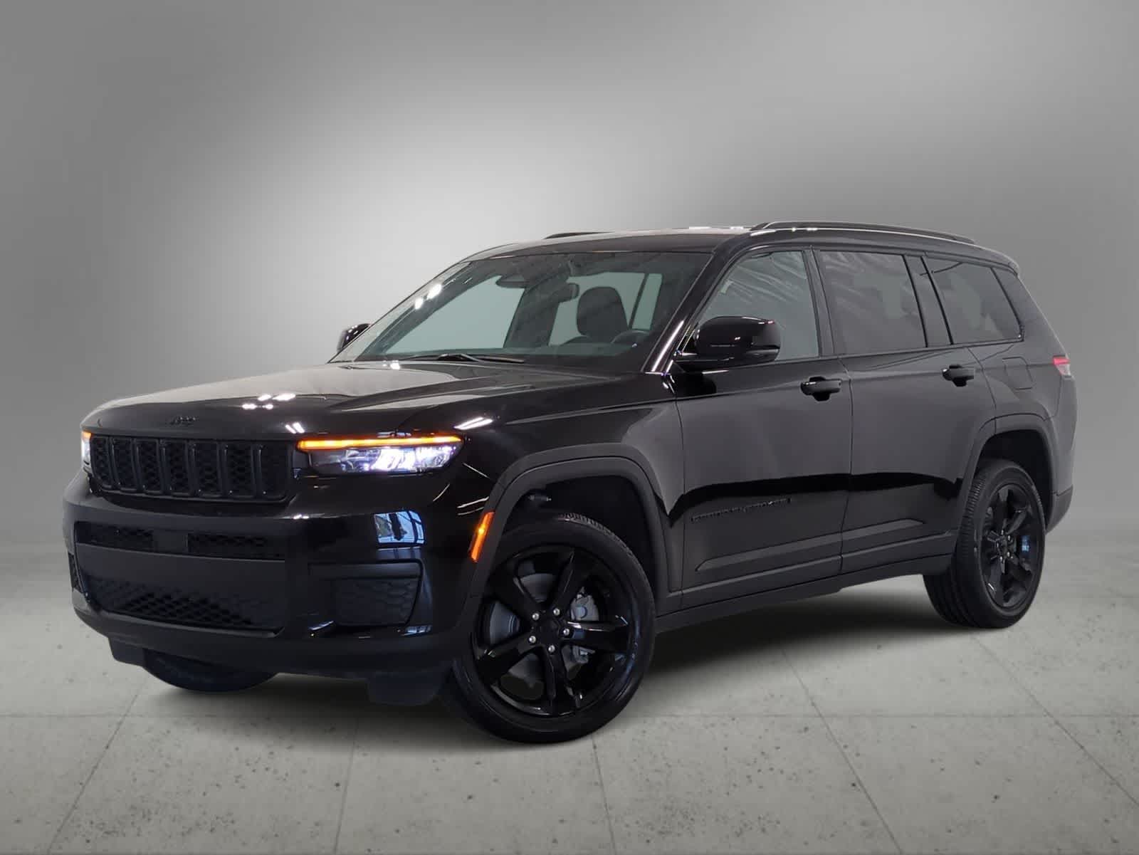Thumbnail: 2023 Jeep Grand Cherokee L - 1