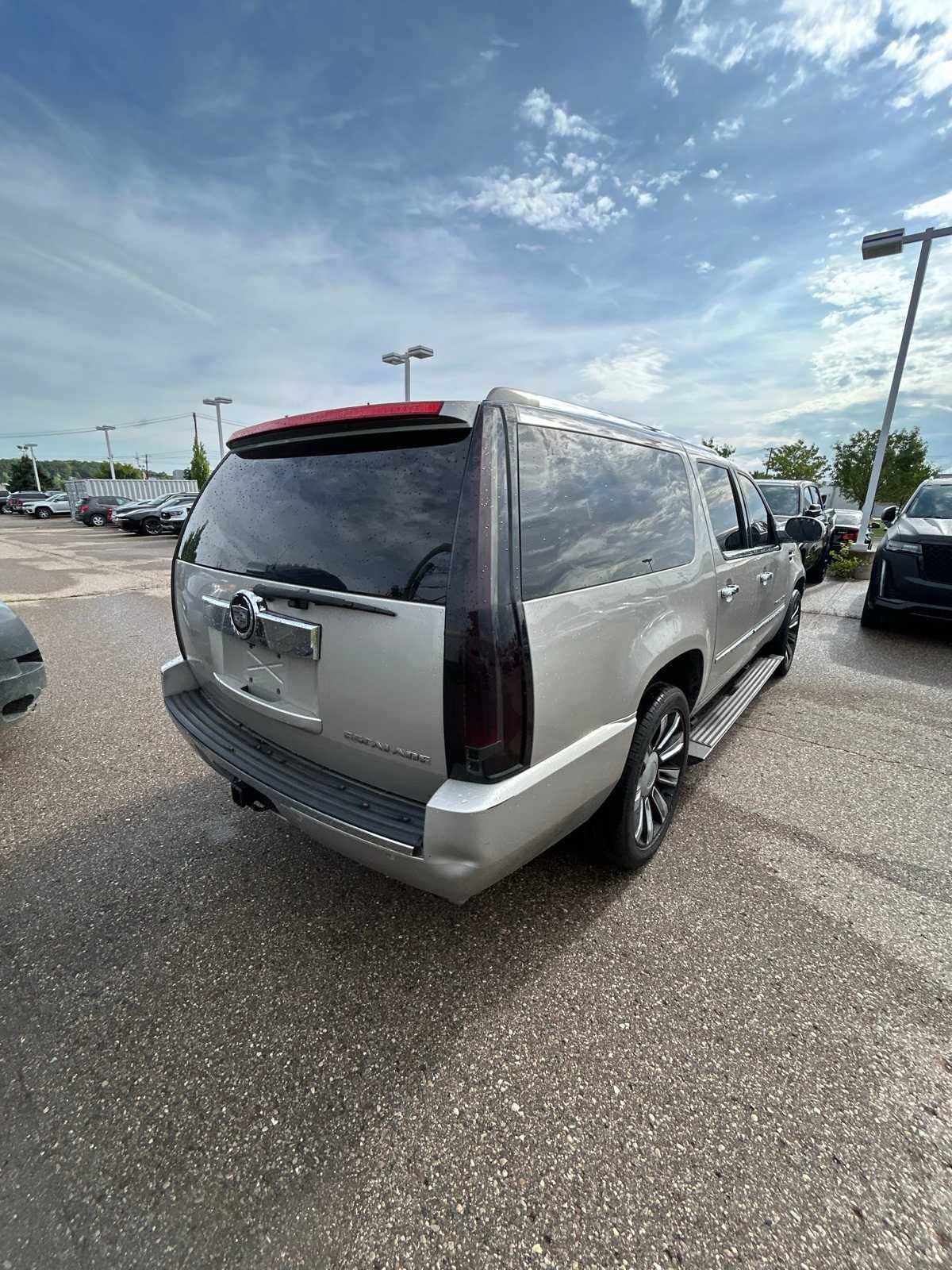 Thumbnail: 2008 Cadillac Escalade - 17