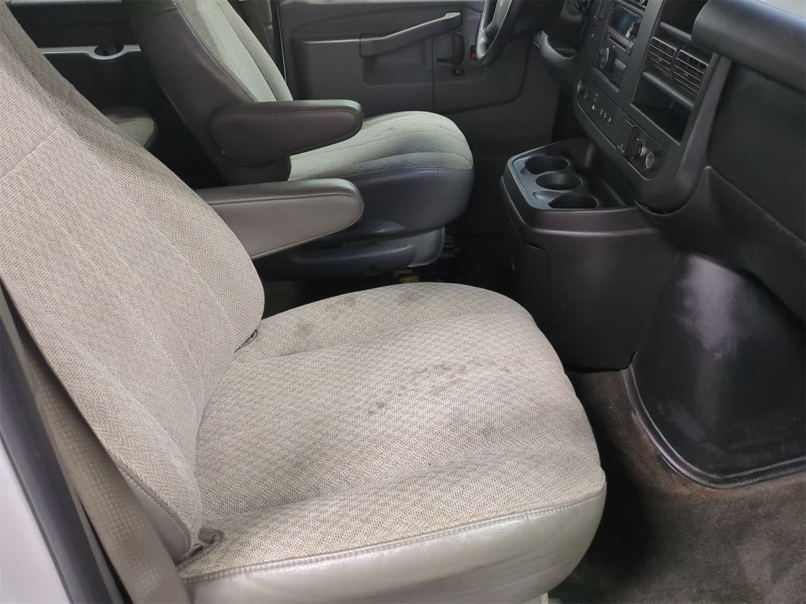 Thumbnail: 2016 Chevrolet Express - 18