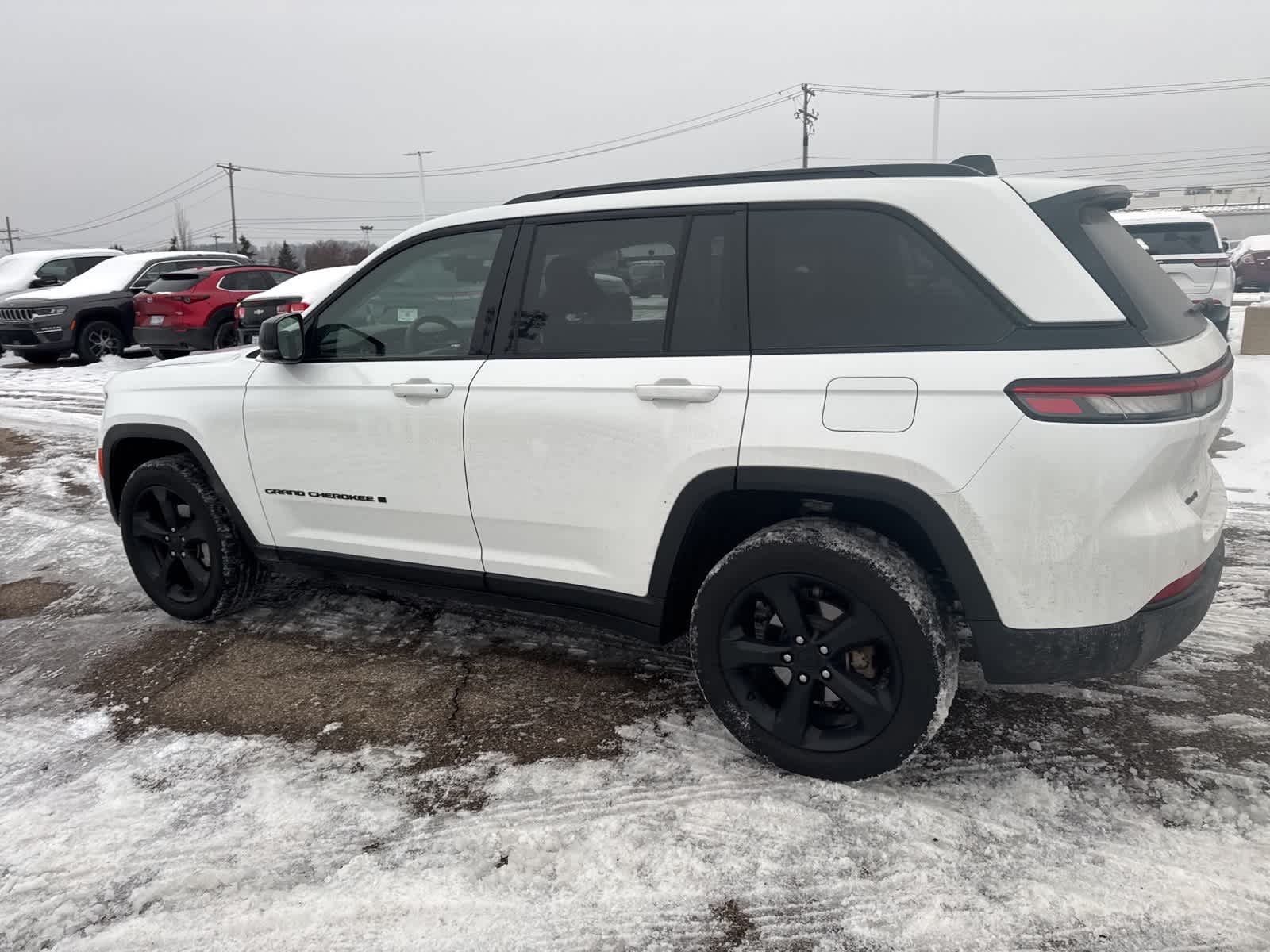 Thumbnail: 2023 Jeep Grand Cherokee - 14