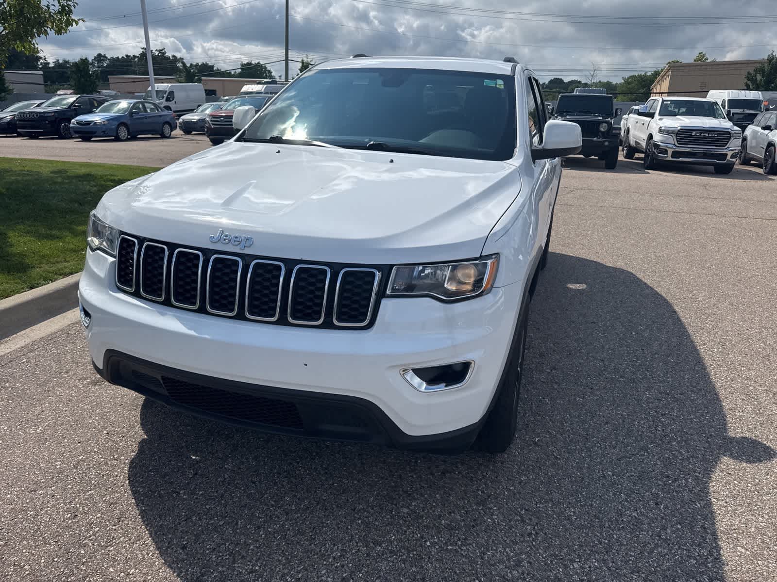 Thumbnail: 2020 Jeep Grand Cherokee - 3