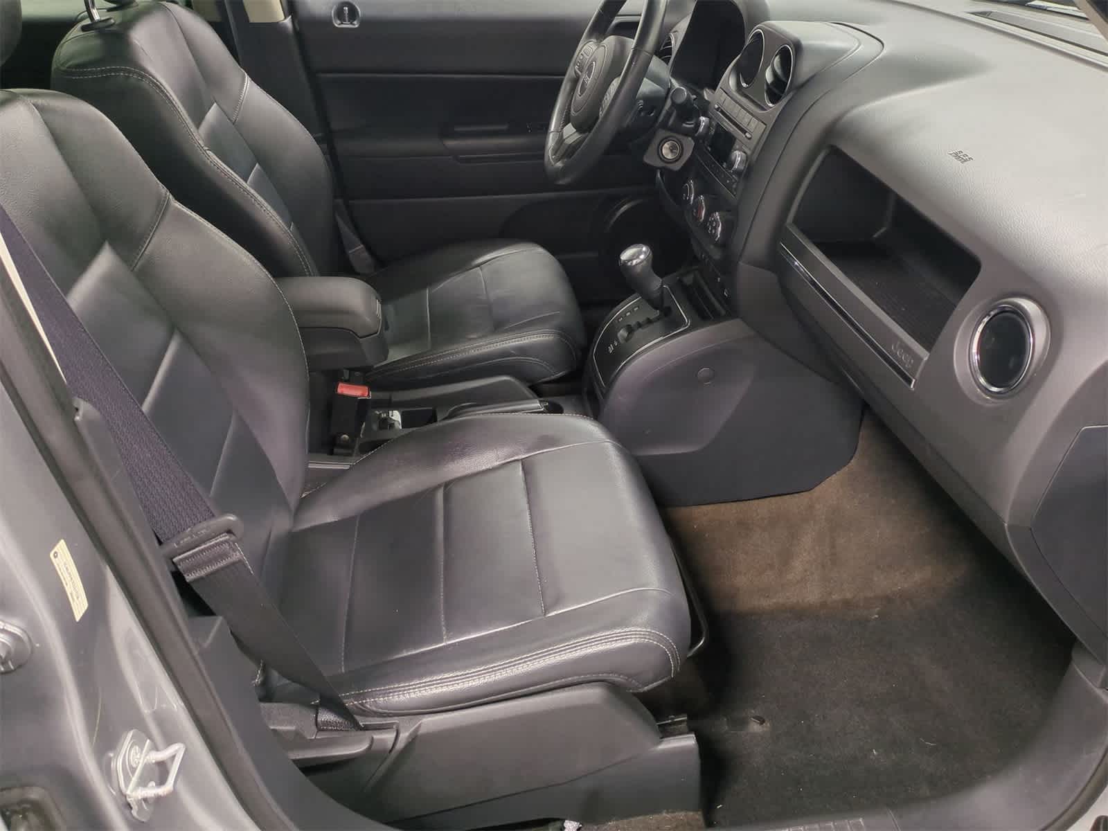 Thumbnail: 2015 Jeep Patriot - 23