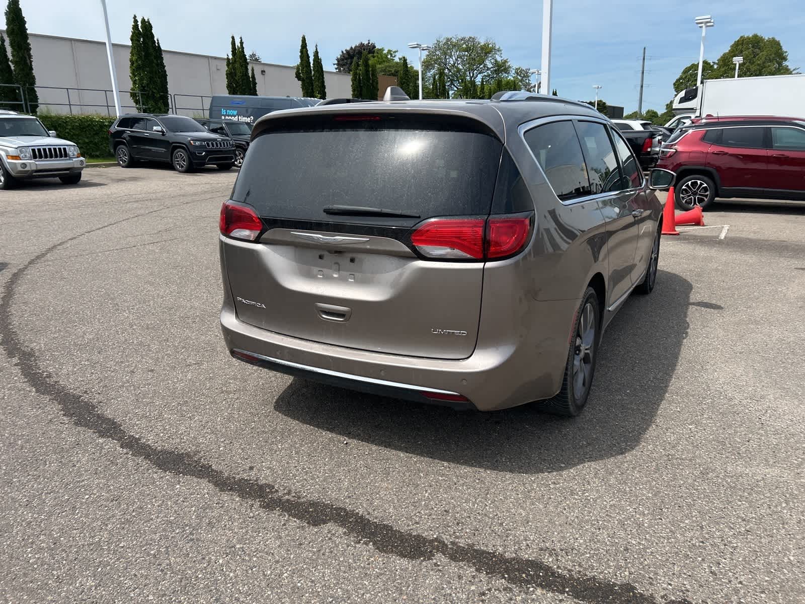 2018 Chrysler Pacifica Limited 21