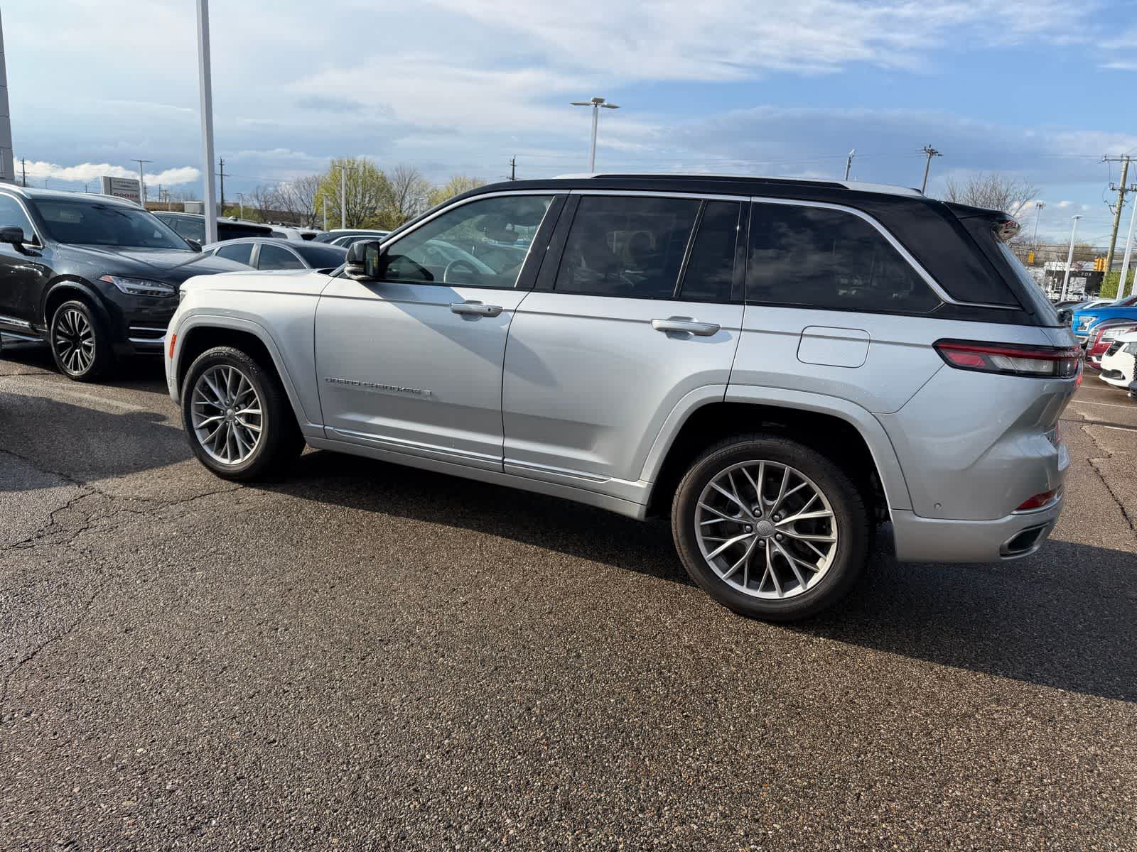 Thumbnail: 2022 Jeep Grand Cherokee - 29