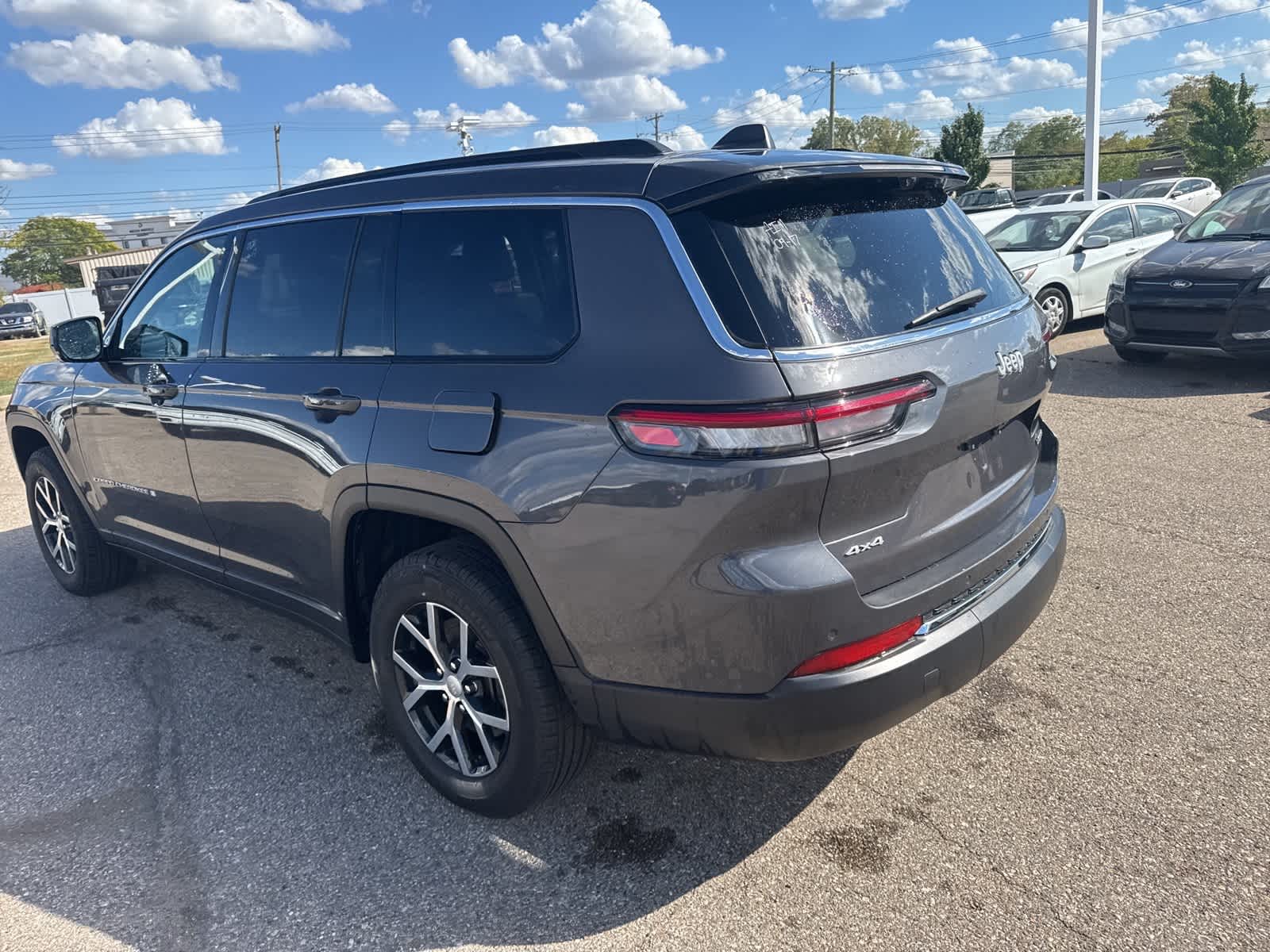 Thumbnail: 2024 Jeep Grand Cherokee L - 21