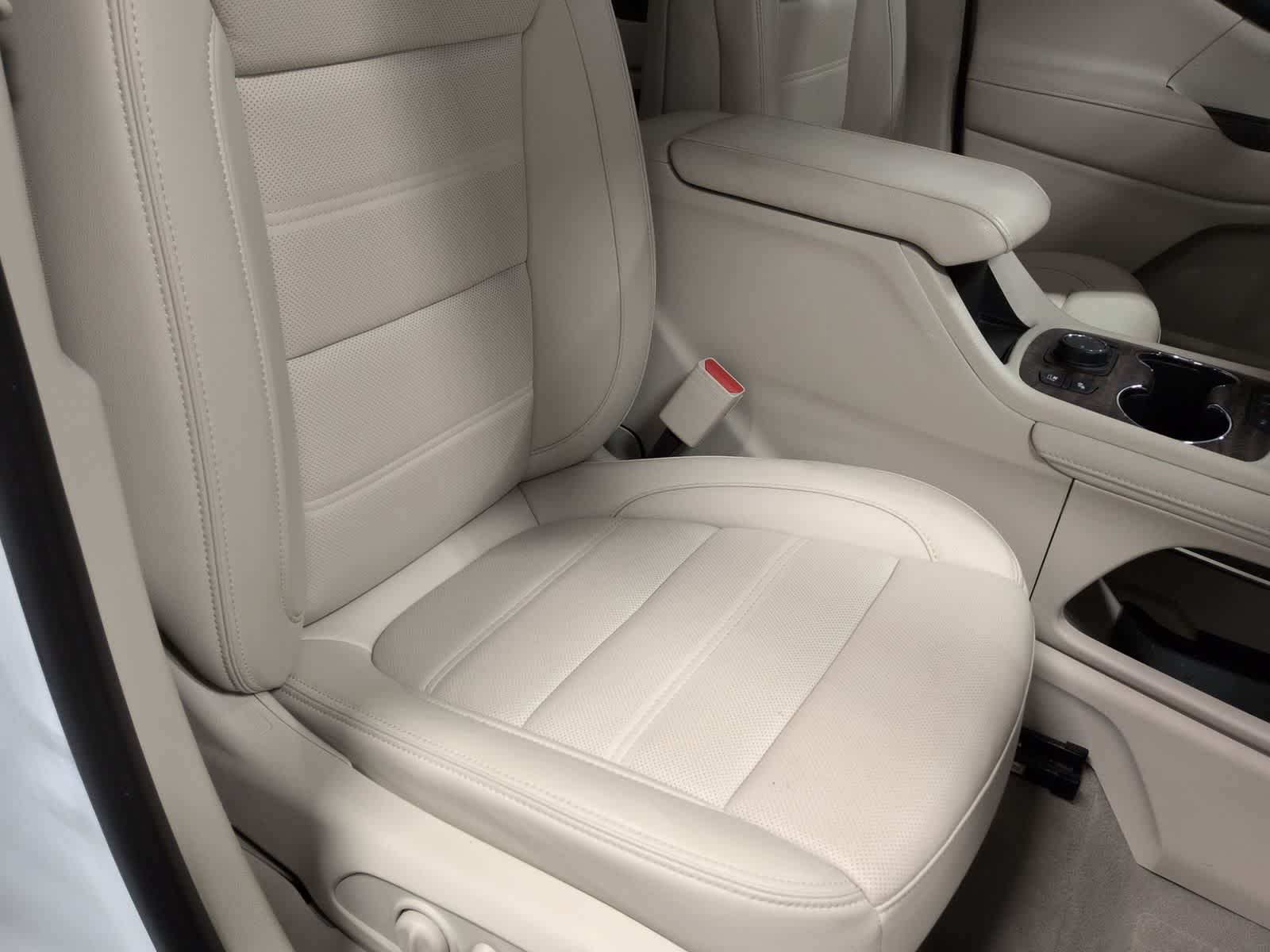 Thumbnail: 2021 GMC Acadia - 22