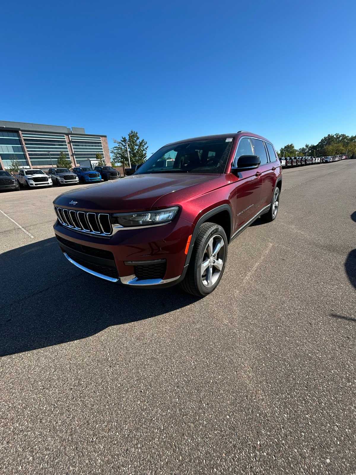 Thumbnail: 2021 Jeep Grand Cherokee L - 2