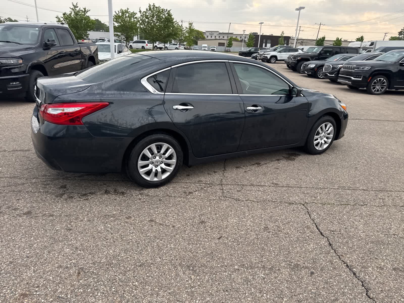 2017 Nissan Altima S 13