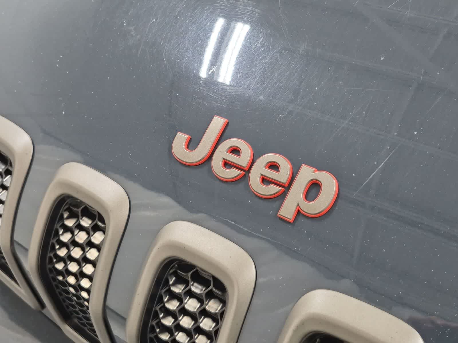 Thumbnail: 2017 Jeep Cherokee - 19
