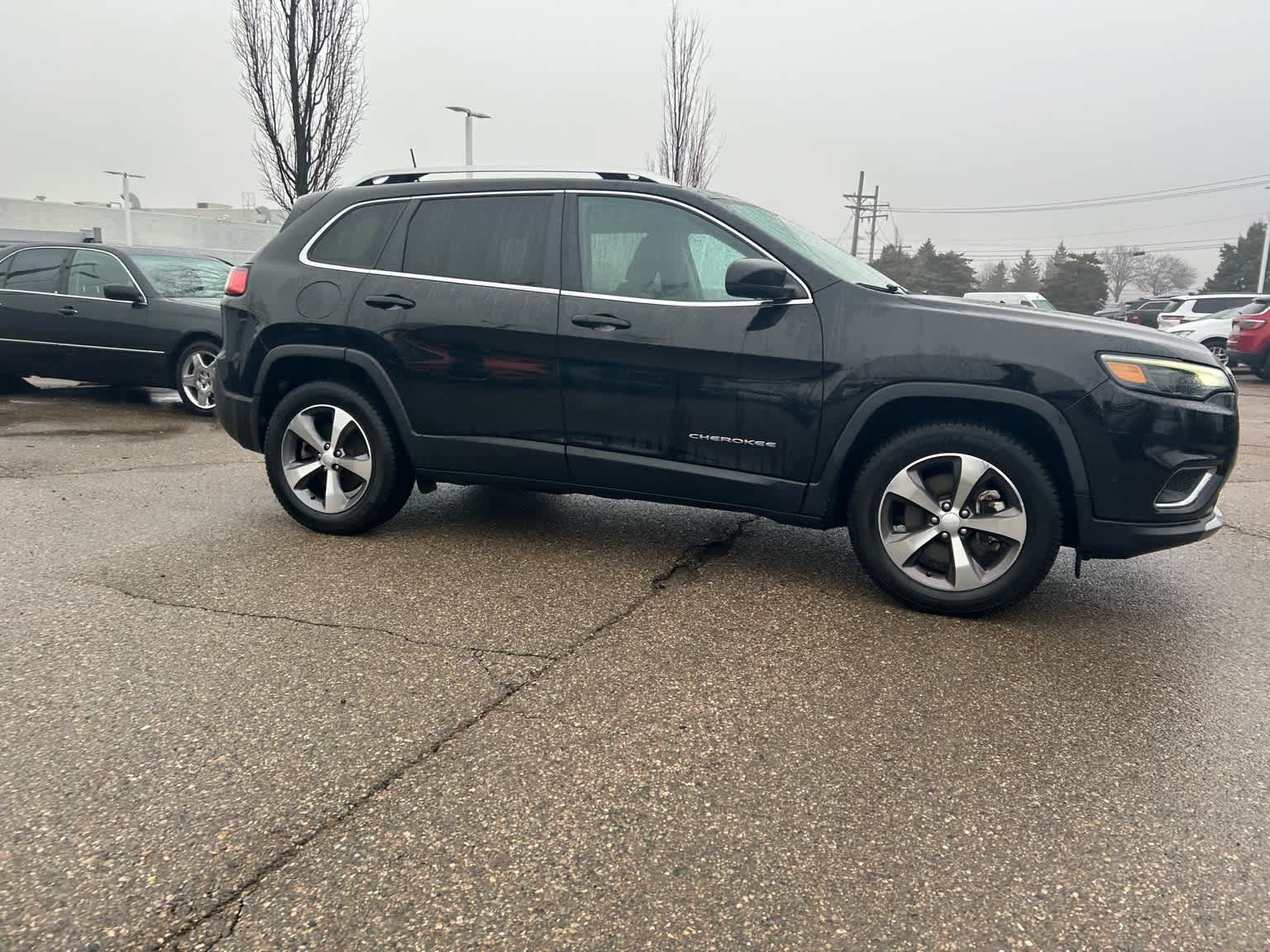 Thumbnail: 2021 Jeep Cherokee - 12