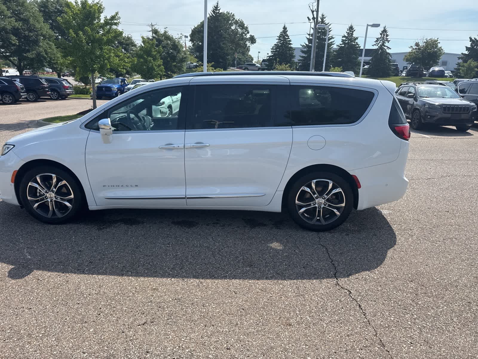 Thumbnail: 2022 Chrysler Pacifica - 23