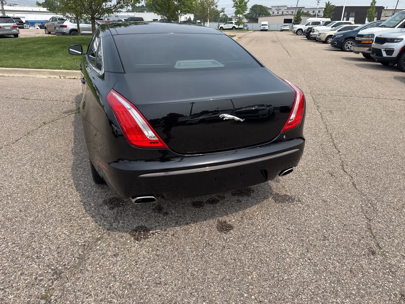 Thumbnail: 2011 Jaguar XJ - 18