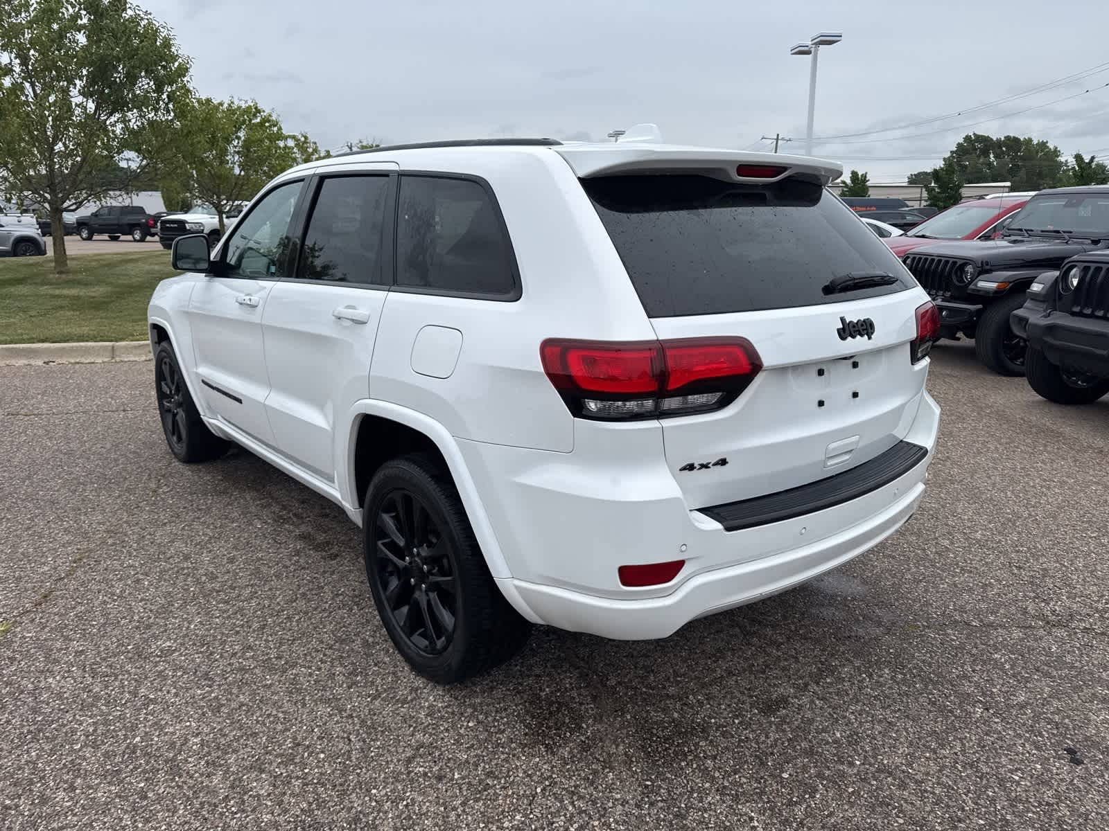 Thumbnail: 2022 Jeep Grand Cherokee - 22