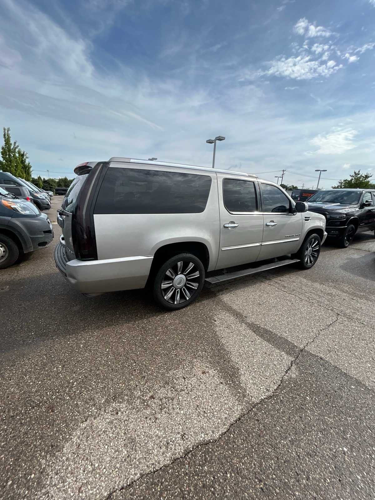 Thumbnail: 2008 Cadillac Escalade - 13
