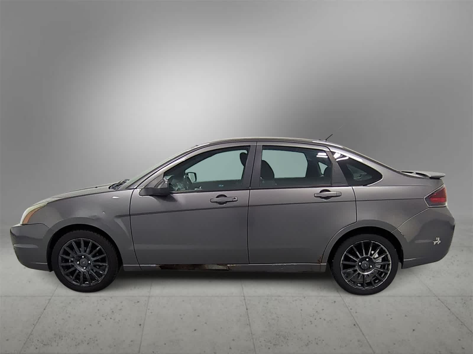 Thumbnail: 2010 Ford Focus - 5