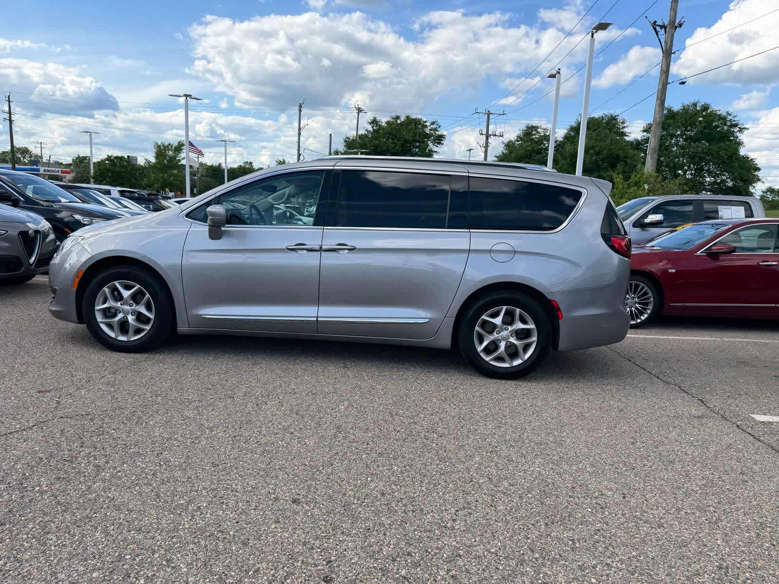 Thumbnail: 2018 Chrysler Pacifica - 23