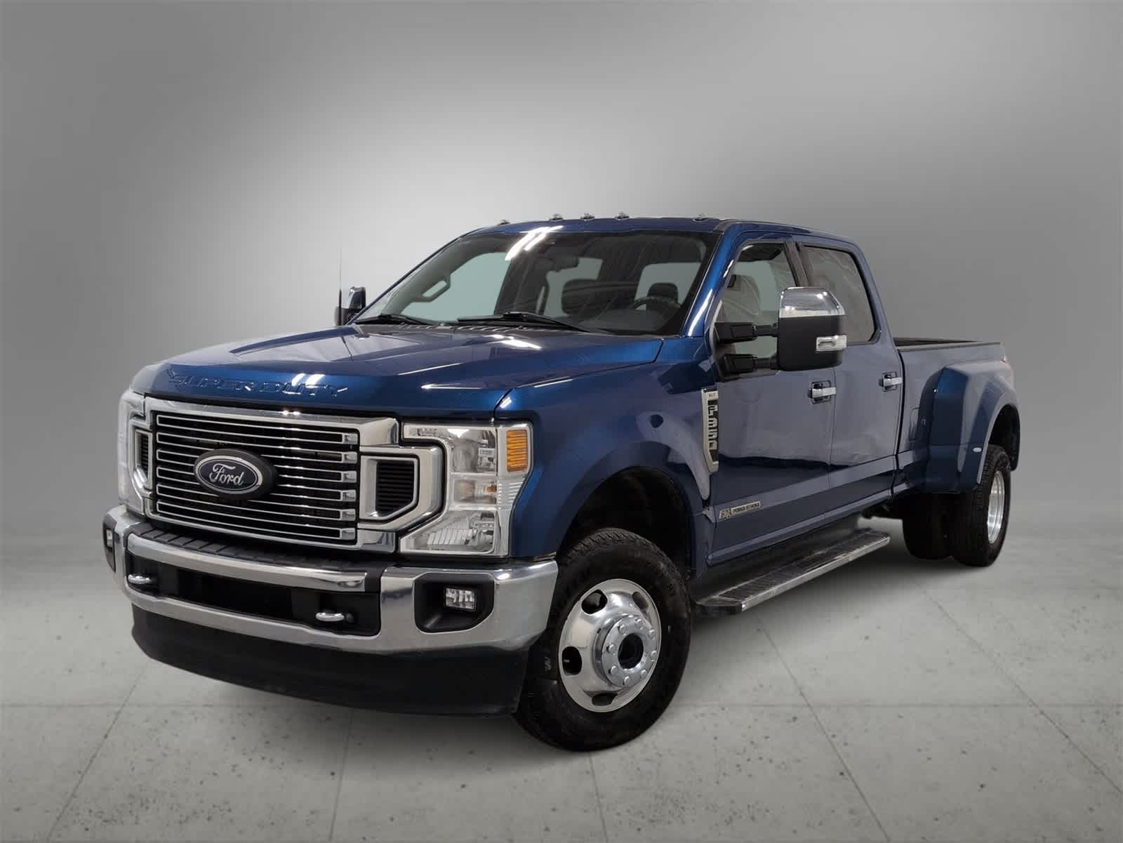2022 Ford F-350 Super Duty XLT's photo