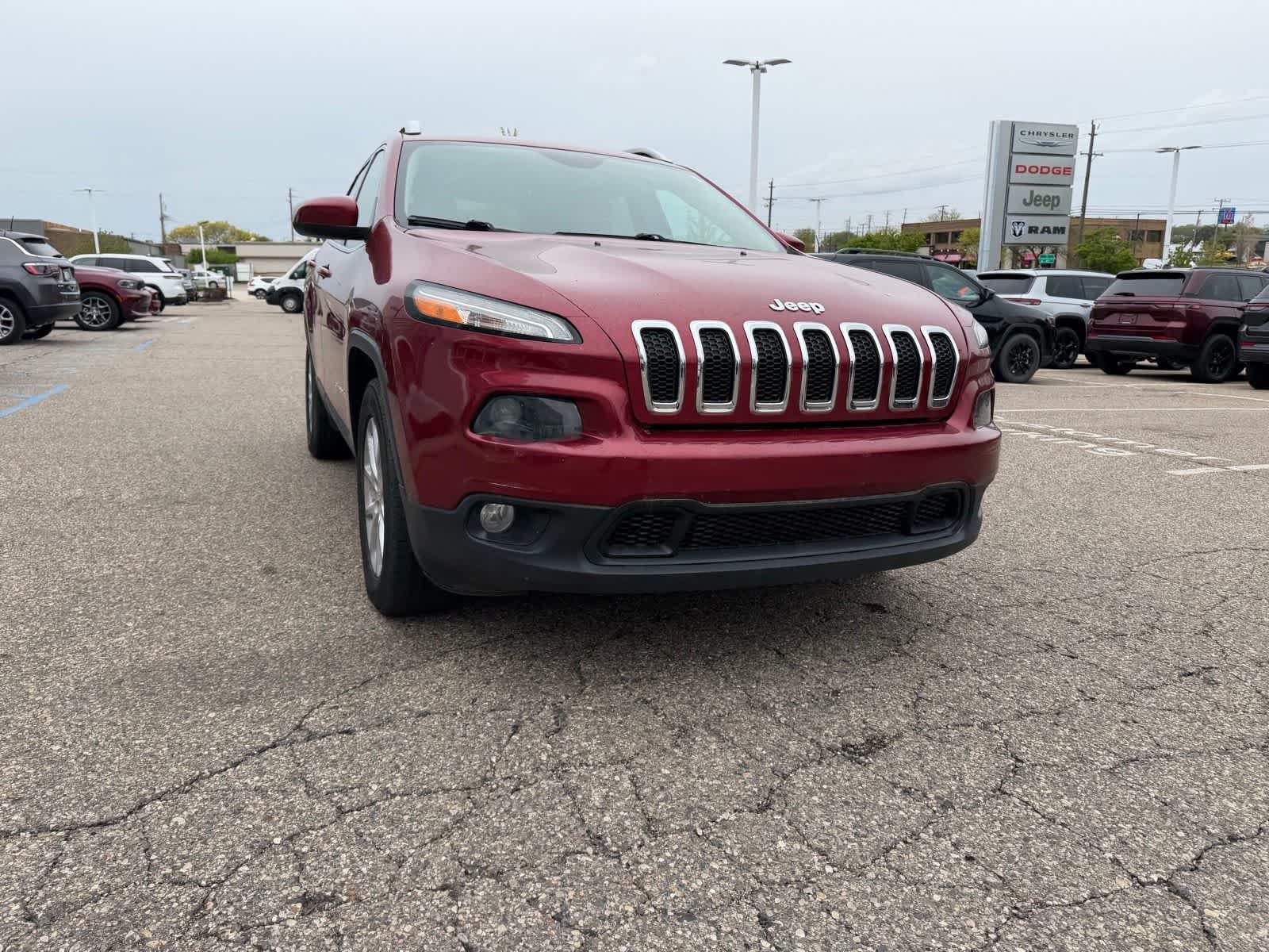 Thumbnail: 2015 Jeep Cherokee - 7