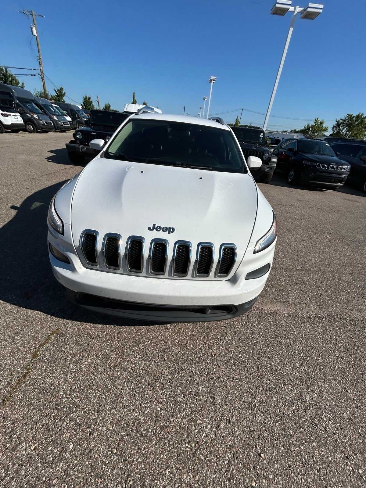 Thumbnail: 2016 Jeep Cherokee - 5