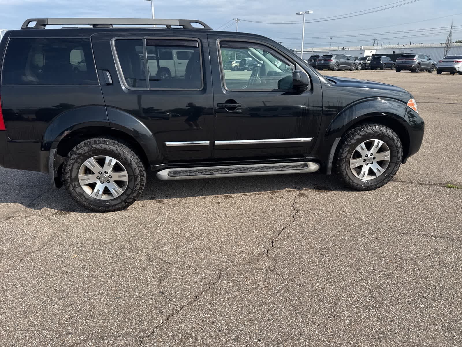 Thumbnail: 2012 Nissan Pathfinder - 14